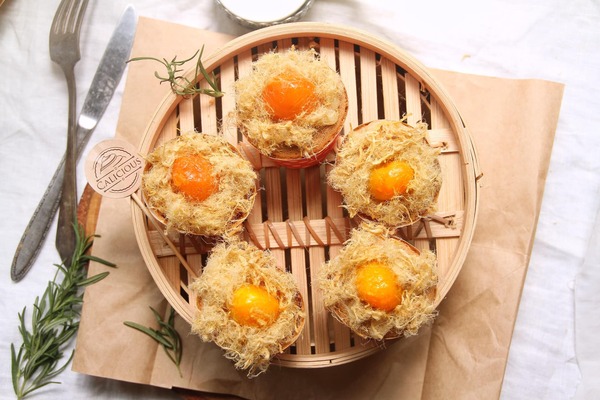 Top 10 tiệm bánh bông lan trứng muối ngon nhất Sài Gòn